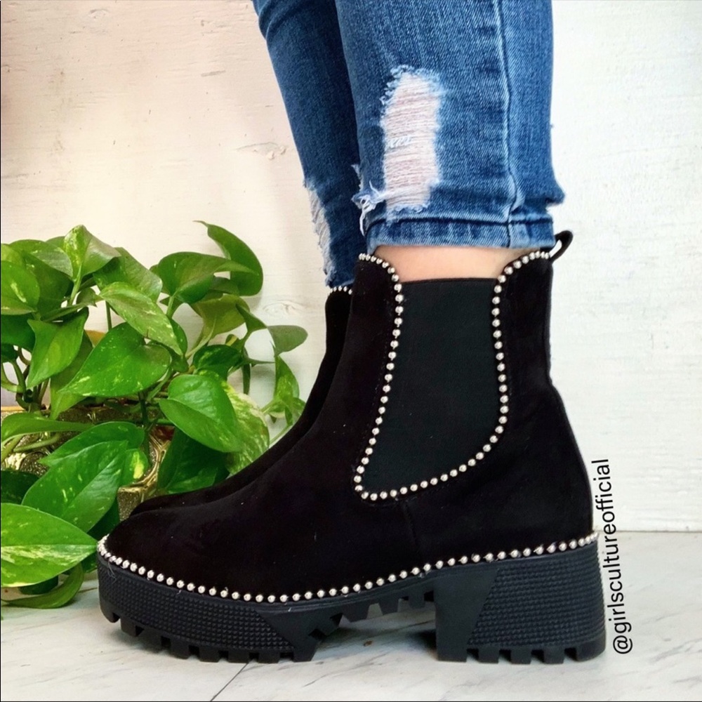 Black studded Cape Robbin Chelsea boots